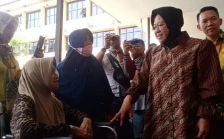 Mensos Tinjau Operasi Katarak Gratis Bagi Masyarakat Pra-Sejahtera di Kabupaten Malang