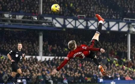 Gol Cantik Alejandro Garnacho Semangati Manchester United Unggul Telak atas Everton