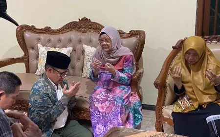 Awali Kampanye, Muhaimin Minta Doa Restu Ibunda Di Jombang