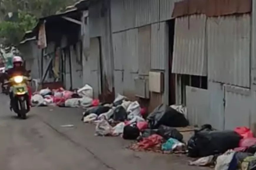 Pasar Relokasi Batu Jadi Lokasi Pembuangan Sampah Sumber Beritasatu Network 