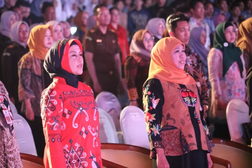Kajati Berikan Edukasi Bahaya Bullyng dalam Acara East Java Tourism Award