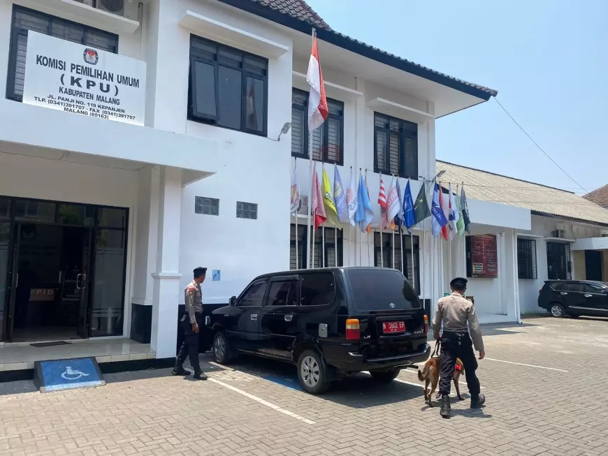 Jelang Pesta Demokrasi 2024 Polres Malang Jaga Ketat Kantor KPU Kabupaten Malang