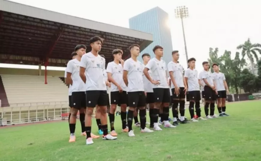 Timnas Indonesia U-17  Pacu Fisik Pemain dan Beradaptasi di Stadion GBT Surabaya