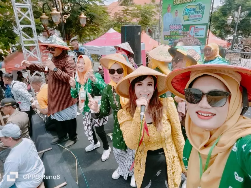 Pecahkan Rekor MURI, Festival Jamu Gendong Kota Madiun Diramaikan Lebih Dari 1.300 Peserta