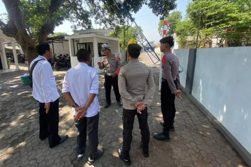 Jaga Kelancaran Tahapan Pemilu, KPU Kota Probolinggo Dijaga Polisi 24 Jam