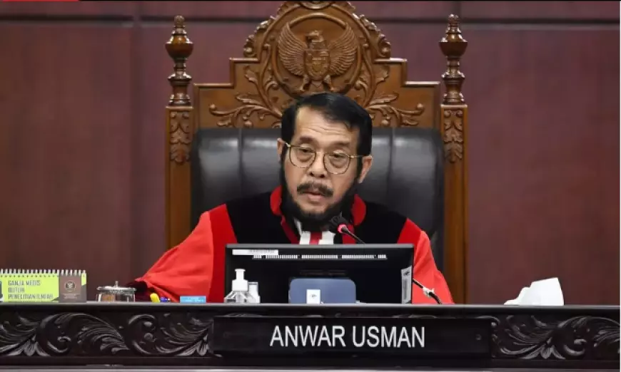 Anwar Usman Dicopot dari Ketua MK!
