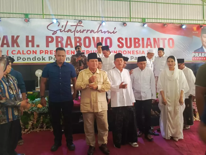 Ribuan Santri dan Kader Sambut Kedatangan Prabowo di Ponpes Sunan Derajat Lamongan