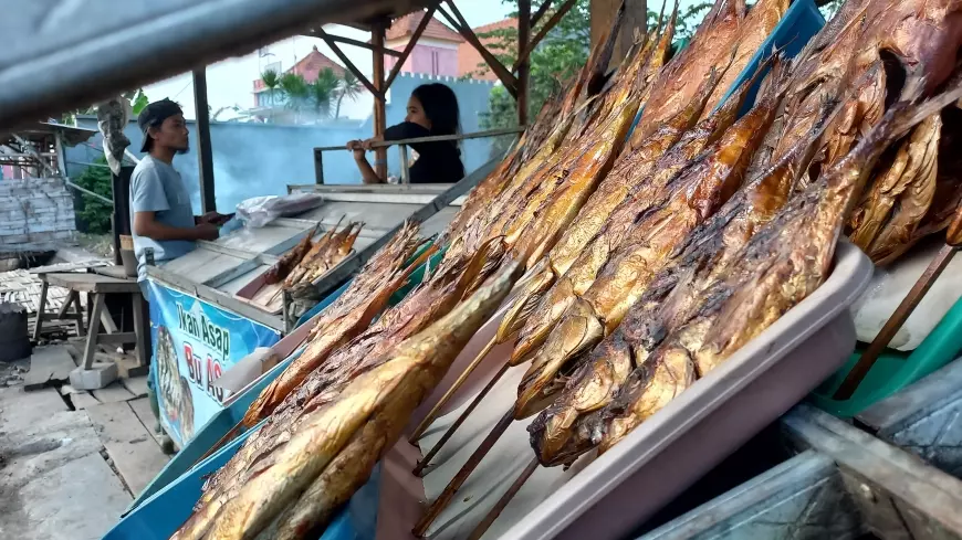 Bakul Ikan Asap Pantura Terancam Gulung Tikar Imbas Jalan Tol Gending