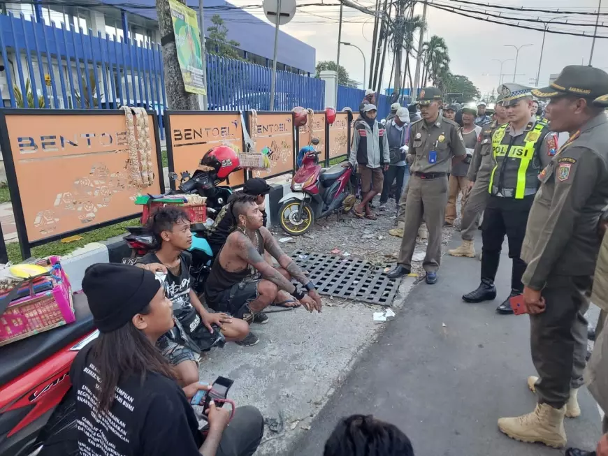 Polisi Tertibkan Gepeng di Area Karanglo Kabupaten Malang