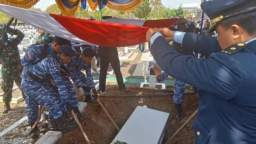 Komandan Lanud Iswahyudi, Pimpin Pemakaman Letkol Pnb Anumerta Yuda A Seta