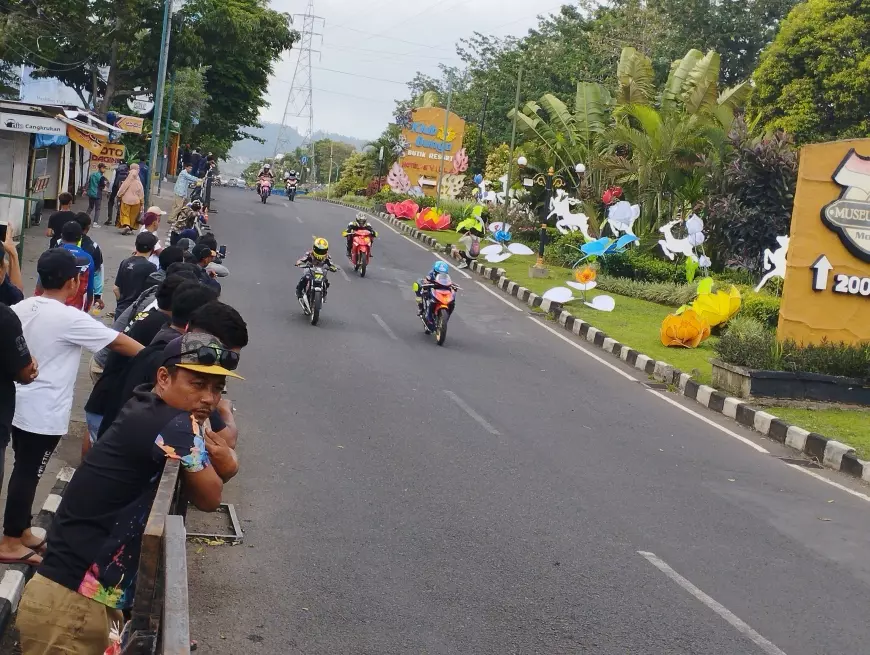 Mundur Dari Jadwal, Supermoto Road Race Kota Batu Night Rice Championship Tetap Meriah