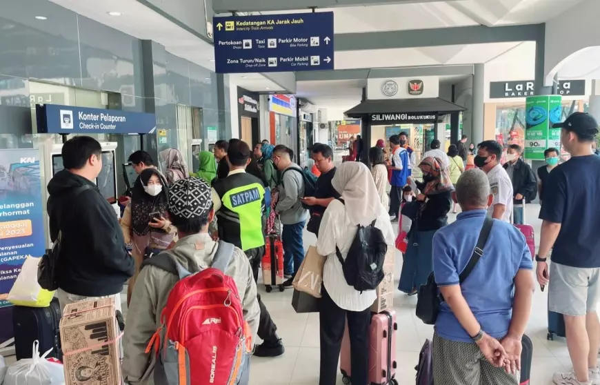 KAI Daop 8 Surabaya Catat 20% Tiket KA Jarak Jauh untuk Nataru Terjual