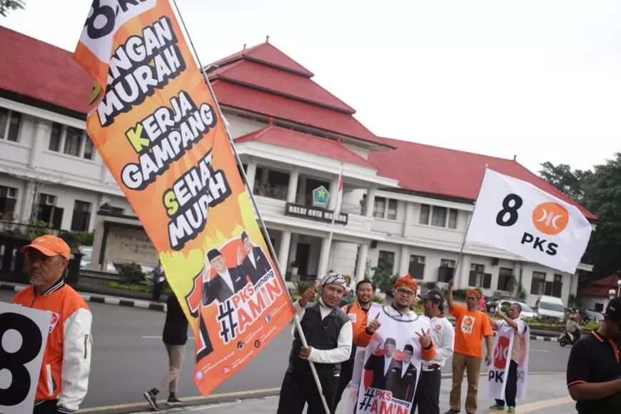 Hari Pertama Kampanye, DPD PKS Kota Malang Sebar Stiker dan Leaflet