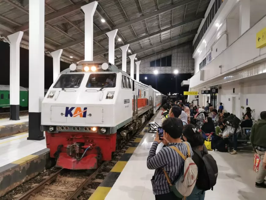 KAI Jalankan Kereta Tambahan Antisipasi Lonjakan Penumpang ke Banyuwangi