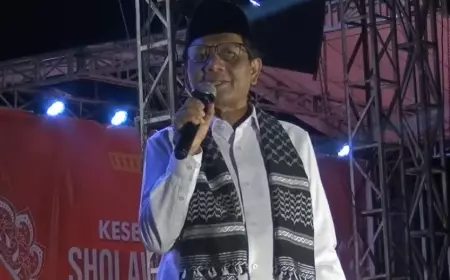Mahfud MD Berselawat Kebangsaan di Bondowoso, Ini Pesannya