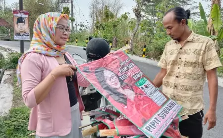 Pembuangan APK  Caleg PDI Perjuangan ke Sampah, Diduga Tindak Pidana Pemilu