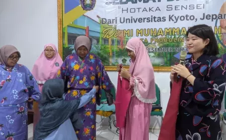Kenalkan Budaya Jepang, Pelajar MI Muhammadiyah Kota Probolinggo Datangkan Mahasiswi Asal Kyoto