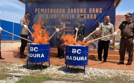 Bea Cukai Madura Musnahkan 26 Juta Batang Rokok Ilegal