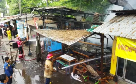 Toko dan Warkop di Gresik Hangus Terbakar Gegara Obat Nyamuk