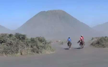 Bromo Ditutup Sementara Sore ini, Listrik Juga Padam, Ada Apa?