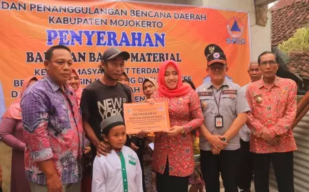 Pasca Angin Kencang, Bupati Mojokerto Berikan Bantuan Ke Korban Terdampak