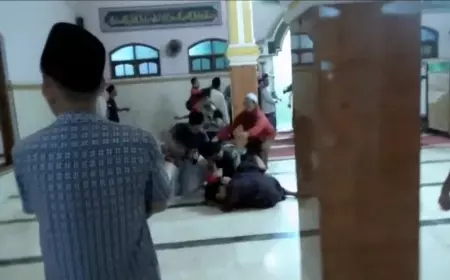 Rebutan Jadi Imam Masjid, Berujung Keributan