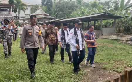 Wamentan Tinjau Ternak Sapi Perah Penyumbang Susu Terbesar di Kabupaten Pasuruan