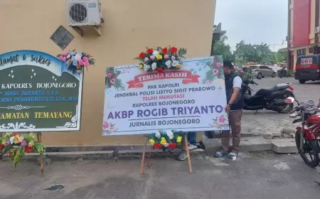 Jelang Pisah Sambut Kapolres Bojonegoro, Ada Karangan Bunga yang Tak Lazim
