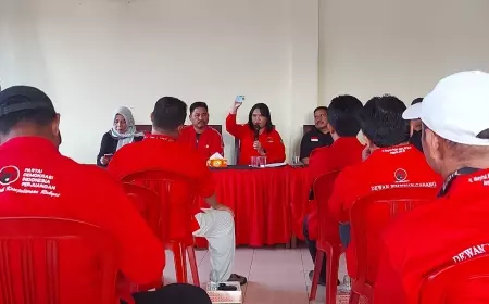 Susy Cecilia Bakar Semangat Kader PDIP Gresik, Menangkan Ganjar-Mahfud Satu Putaran