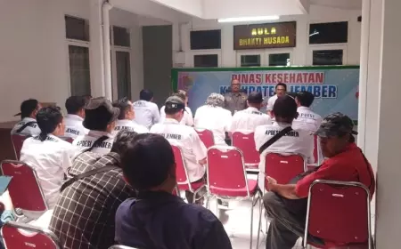 Pasca Viral Ibu Melahirkan di Pinggir Jalan, Puluhan Kades Lurug Dinkes Jember  