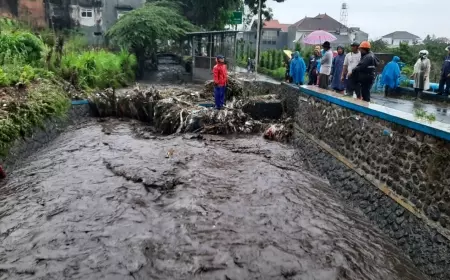 Kades Bumiaji Sebut Banjir Kali Paron Terjadi Karena Campur Tangan Sampah