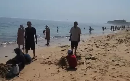 2.000 Wisatawan Padati Pantai Balekambang Malang