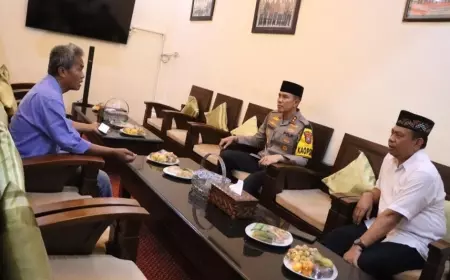 Jelang Pemilu 2024, Polres Jombang Sambangi Dua Pesantren Ajak Jaga Kamtibmas