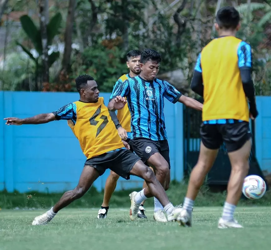 Arema FC Siap Main Agresif Kontra Bali United FC