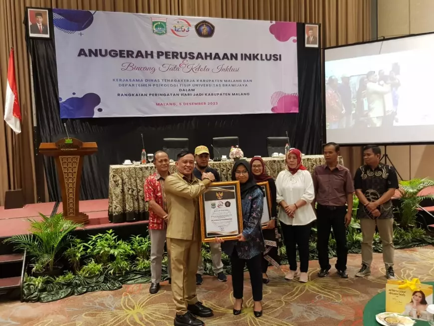Puluhan Perusahaan Sabet Penghargaan dari Disnaker Kabupaten Malang Bersama FISIP UB