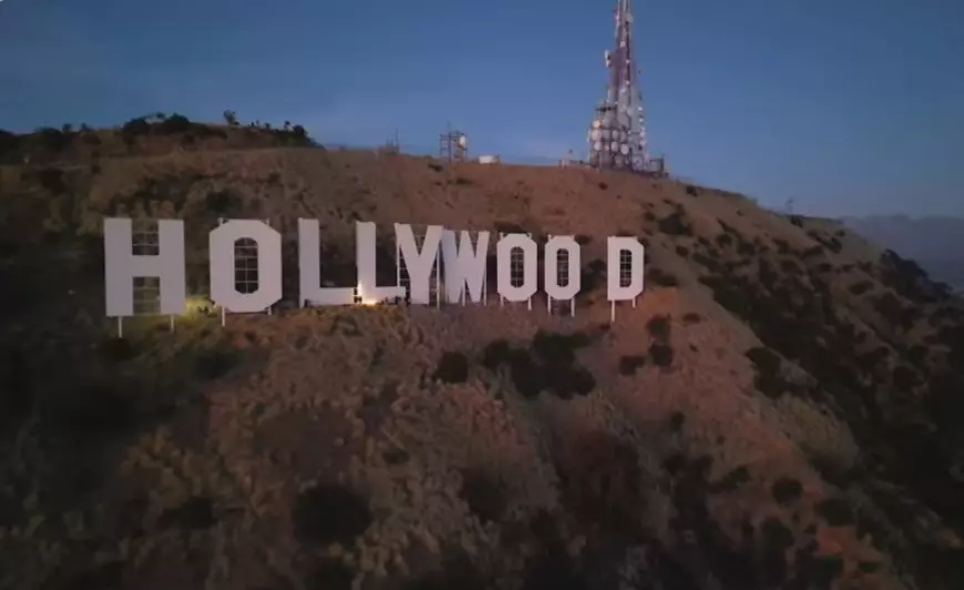 Pencahayaan Cantik Rayakan Papan Nama Hollywood Resmi Satu Abad