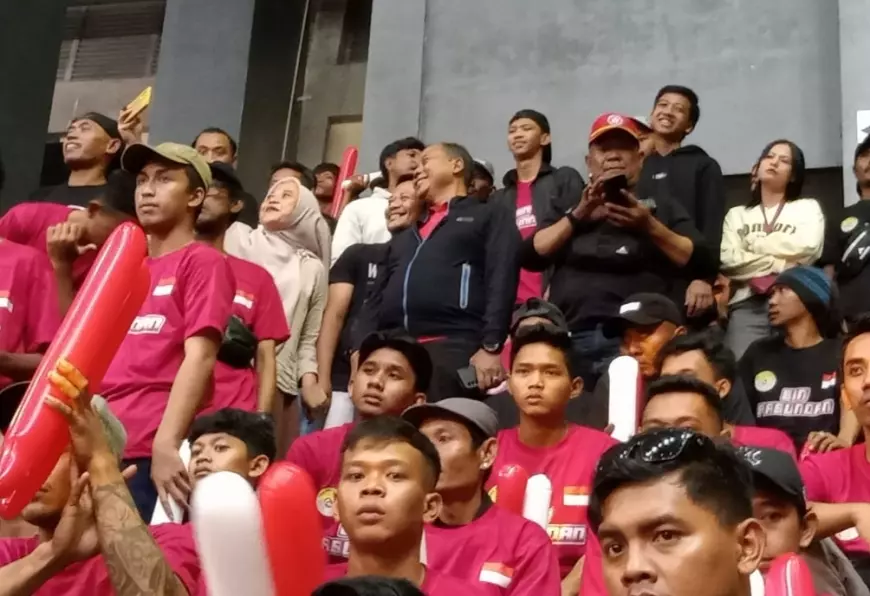 Pj Bupati Jombang Jadi Saksi Kemenangan Dramatis Tim Bola Voli BIN Pasundan