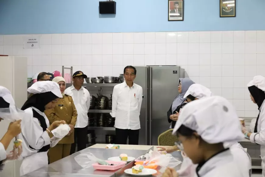 Kunjungan Presiden Joko Widodo ke SMKN 3 Malang: Ini Yang Terbaik