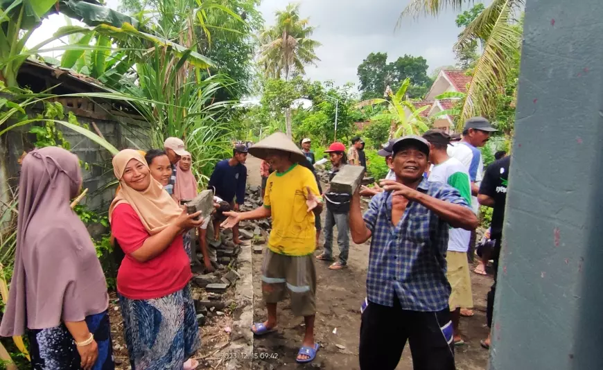 Kasus Desa Mundurejo Tuntas, PT Duta Bangsa Mandiri Minta Bantuan Masyarakat Bongkar Program Pavingisasi 