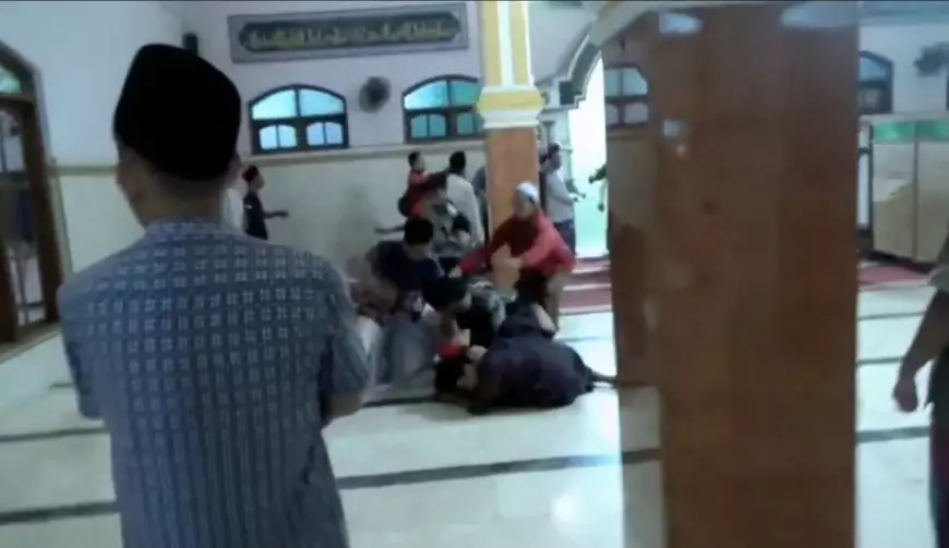 Rebutan Jadi Imam Masjid, Berujung Keributan