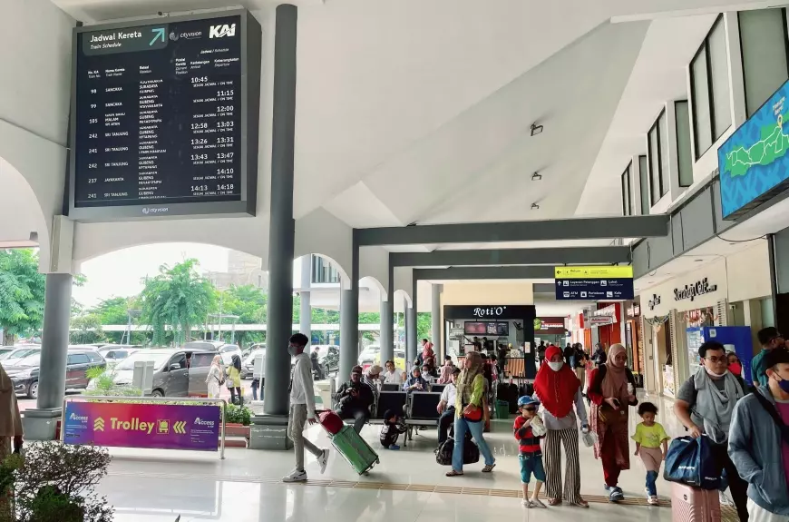 Penjualan Tiket KA Jarak Jauh di Daop 8 Surabaya Capai 40 Persen Jelang Libur Nataru