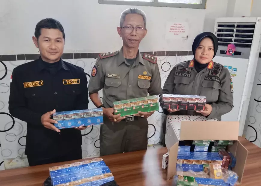 Satpol PP Jombang Gandeng Bea Cukai Kediri Razia Rokok di Jombang