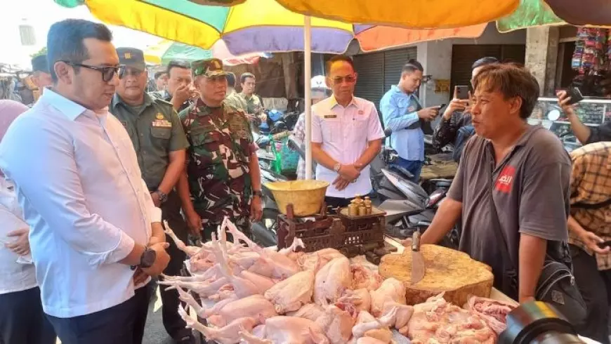 Pj Wali Kota Mojokerto Sidak ke Pasaran Pantau Harga Bahan Pokok