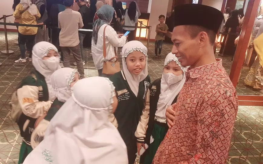 Bentuk Karakter Anak Anti Bullying, SD Khadijah Surabaya Nobar Film Tegar 