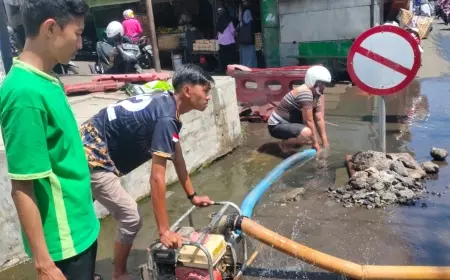 Meluber, Air Got di Pasar Induk Bondowoso Genangi Jalan