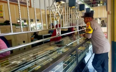 'Polisi Ketok' Cara Berikan Rasa Aman Bagi Masyarakat Lumajang