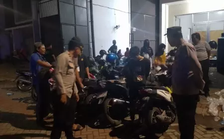 2 Motor Balap Liar Terjaring Razia di Gresik, Pengemudi Kena Sanksi Tilang
