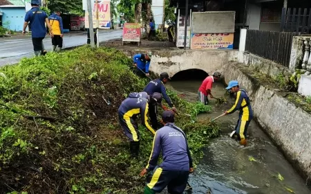 Cegah Genangan Serta Antisipasi DBD, Tim Gabungan Bersihkan Afur