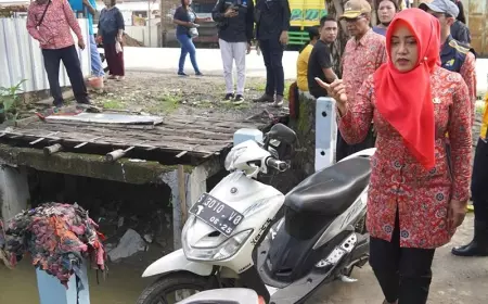 Musim Hujan, Bupati Mojokerto Tinjau Saluran Drainase Air di Jetis