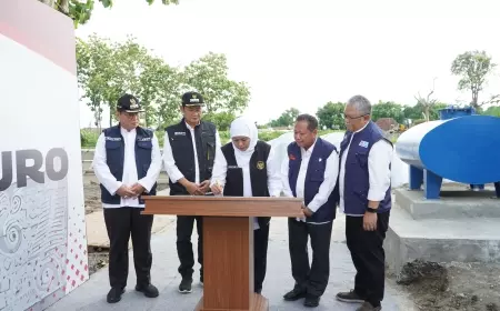 Gubernur Jatim  Resmikan Pompa Banjir Kuro di Lamongan